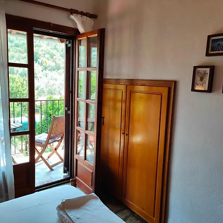 Ammos & Asterias Family